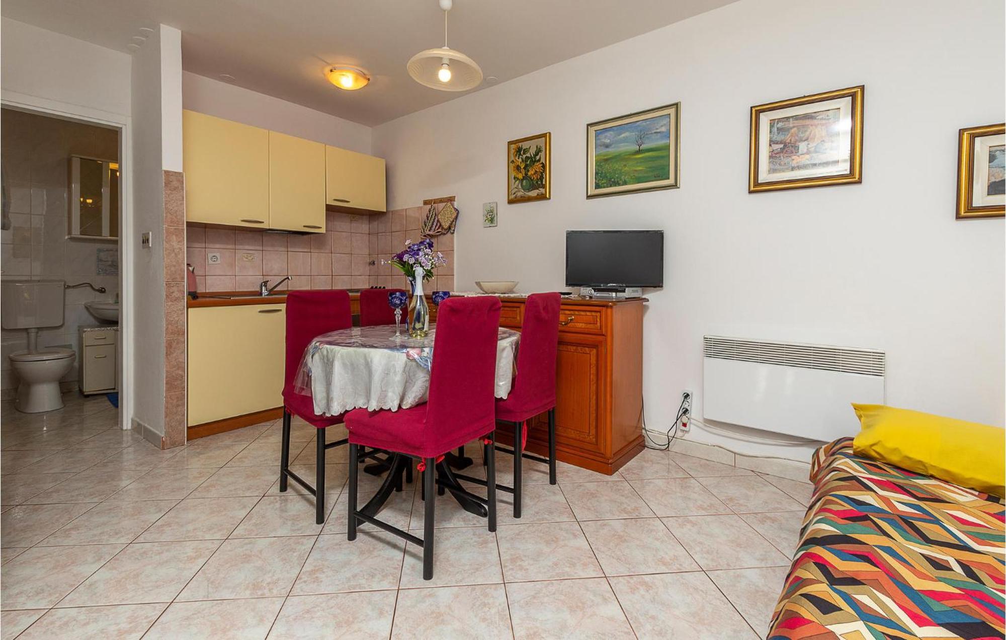 Stunning Apartment In Barbariga With Wifi Bagian luar foto