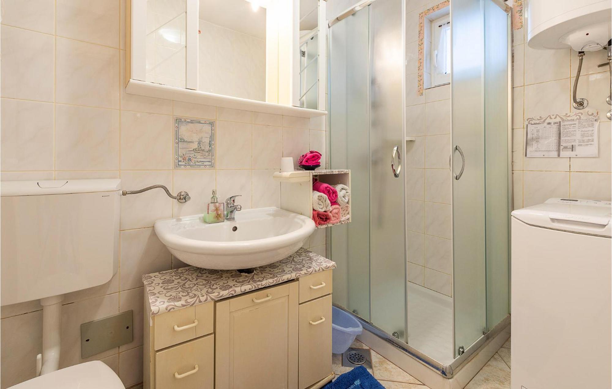 Stunning Apartment In Barbariga With Wifi Bagian luar foto