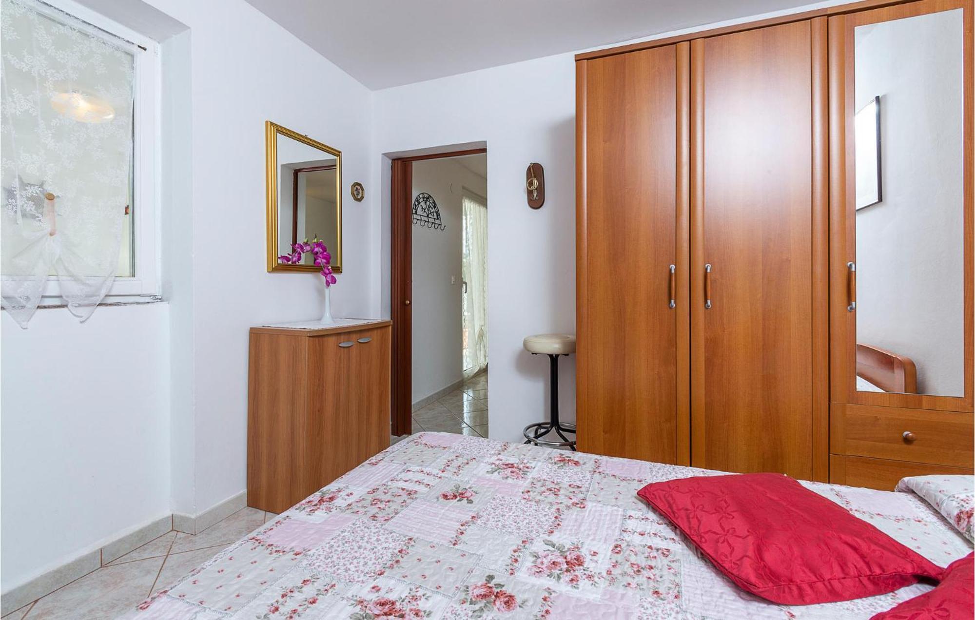 Stunning Apartment In Barbariga With Wifi Bagian luar foto