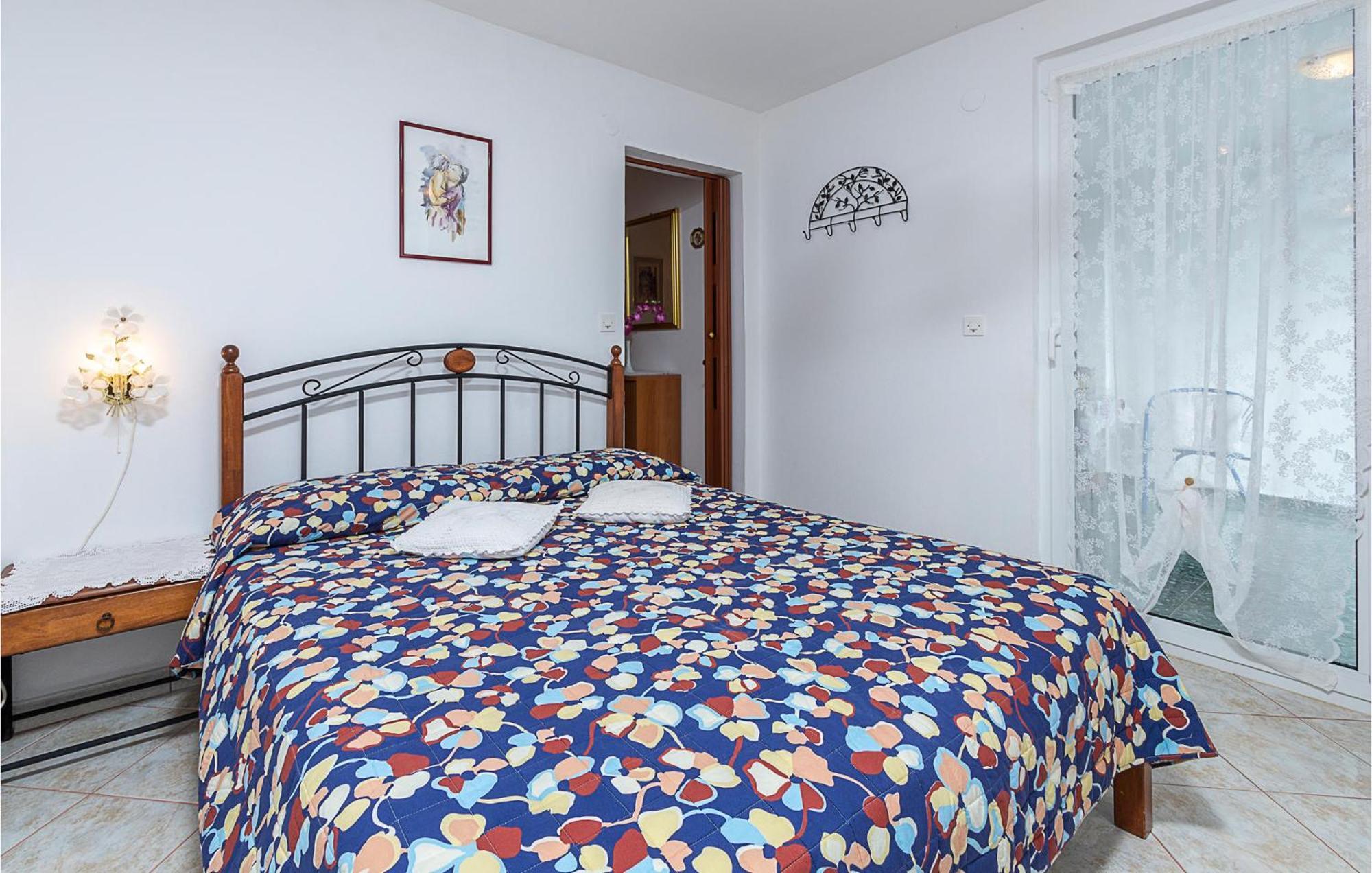 Stunning Apartment In Barbariga With Wifi Bagian luar foto